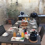 Le Patio Et Tables D'hotes ベッド・アンド・ブレックファスト 4*