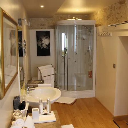 Le Patio Et Tables D'hotes 4* La Tour-Blanche