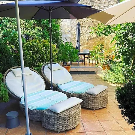 Le Patio Chambres Et Tables D'hotes 4*