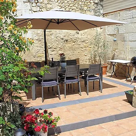 ベッド・アンド・ブレックファスト Le Patio Et Tables D'hotes 4*